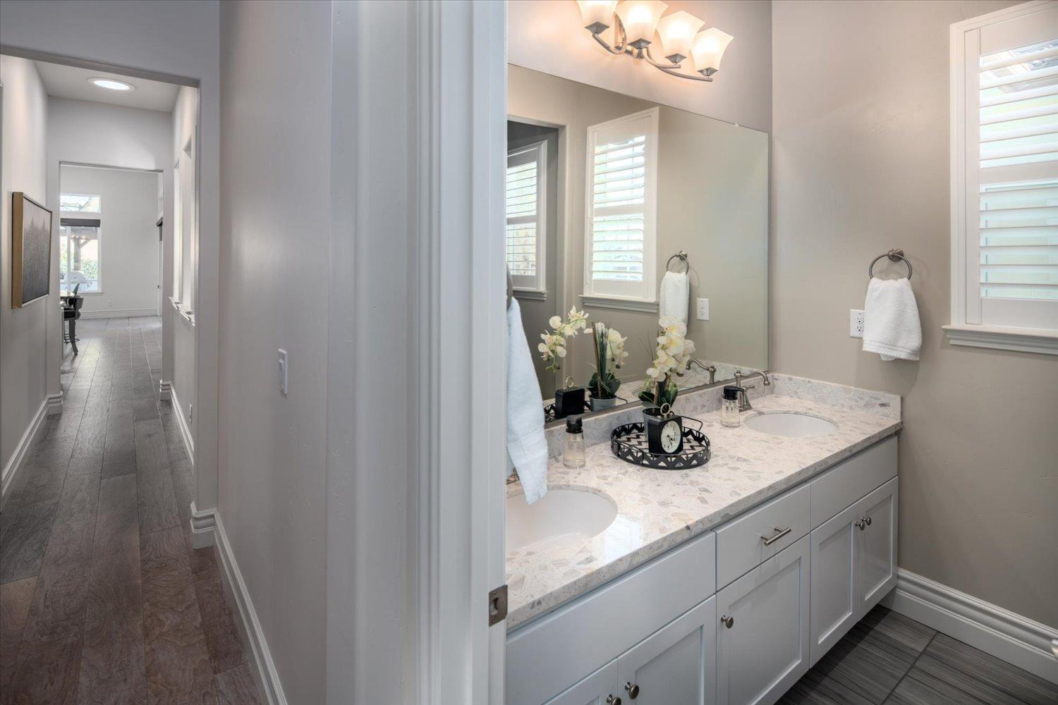 5823 Tree Swallow Circle