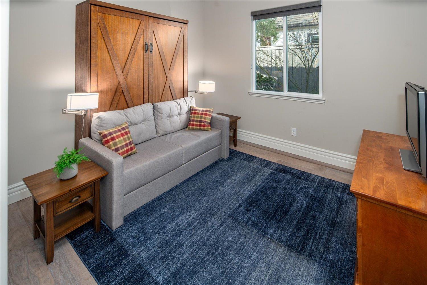 5823 Tree Swallow Circle