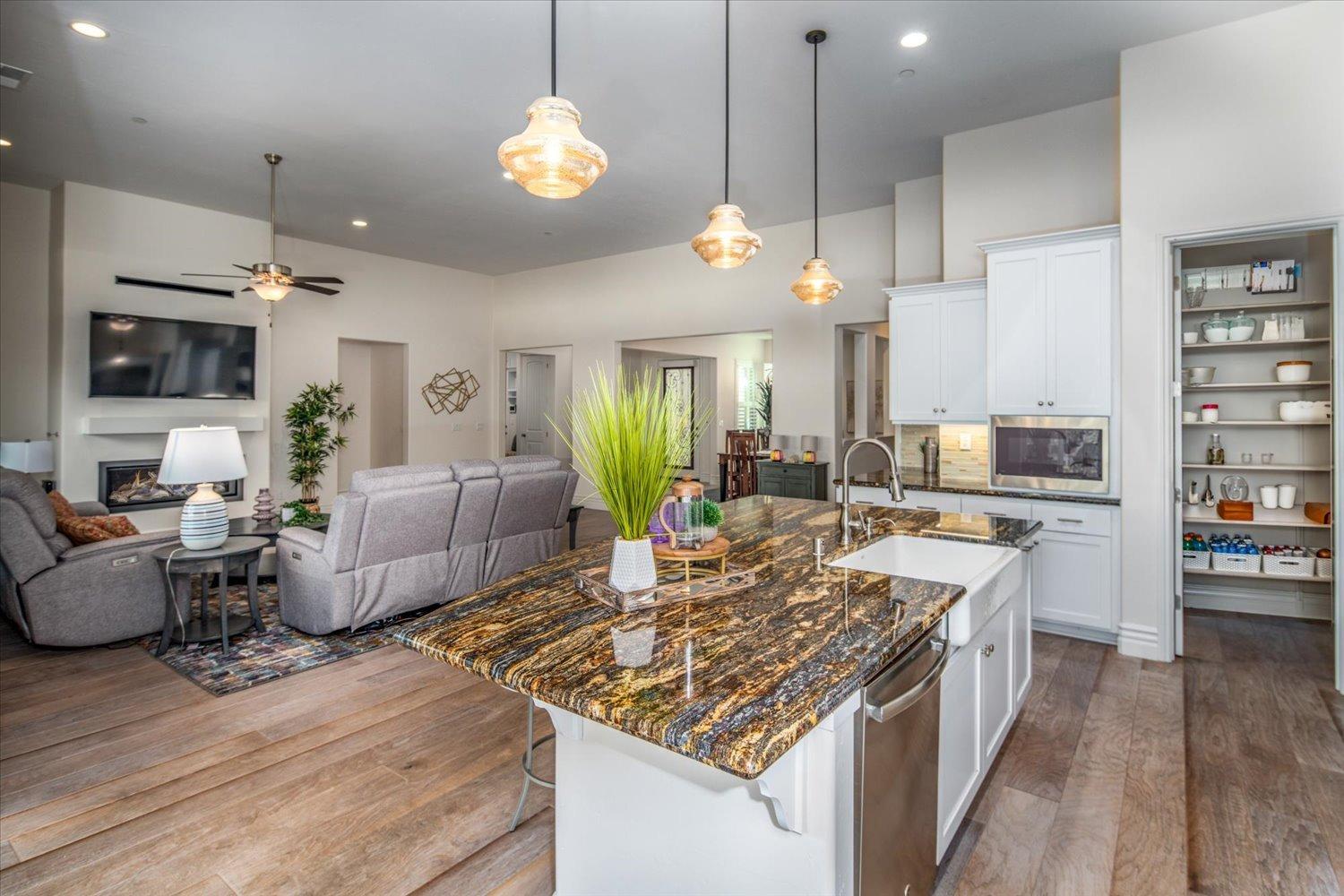 5823 Tree Swallow Circle