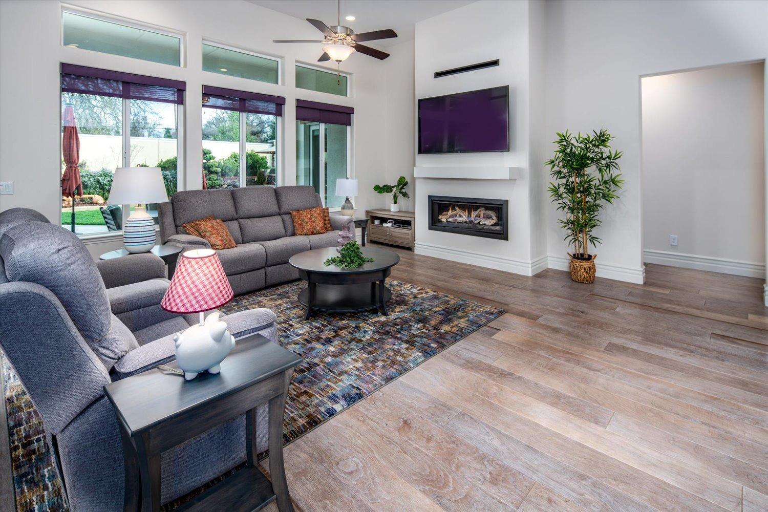 5823 Tree Swallow Circle