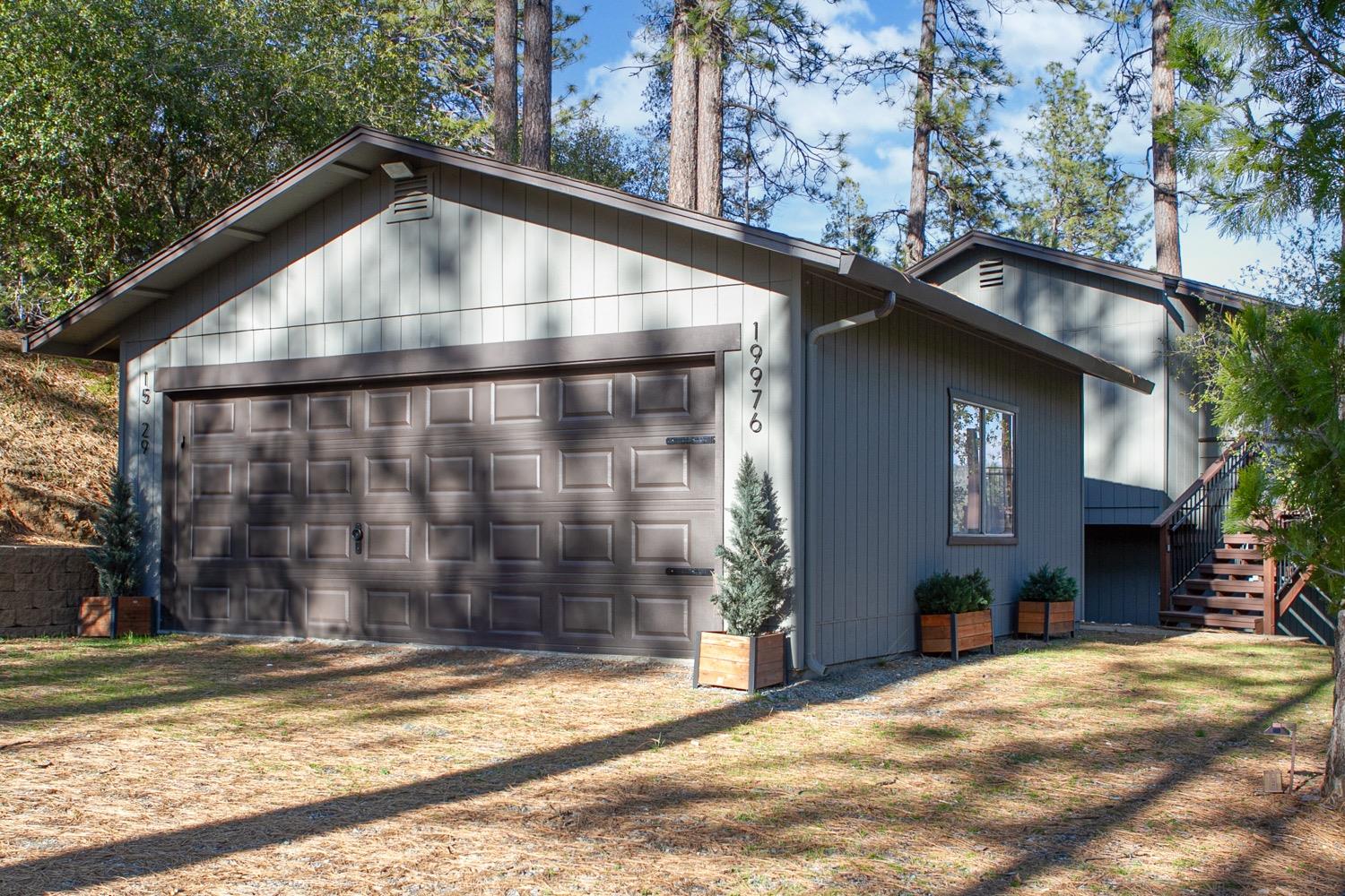 19976 Ridgecrest Way