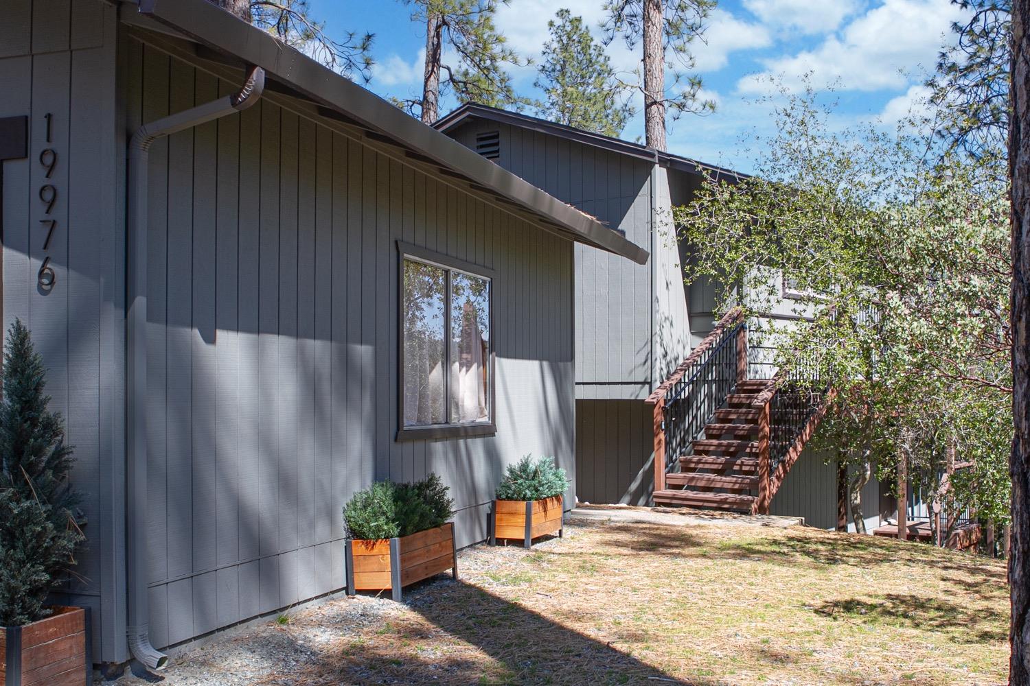 19976 Ridgecrest Way