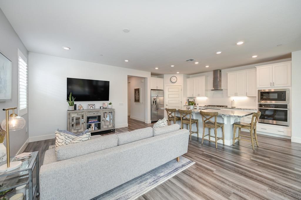 2112 Earthlight Lane