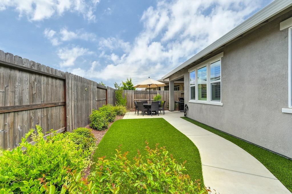 2112 Earthlight Lane