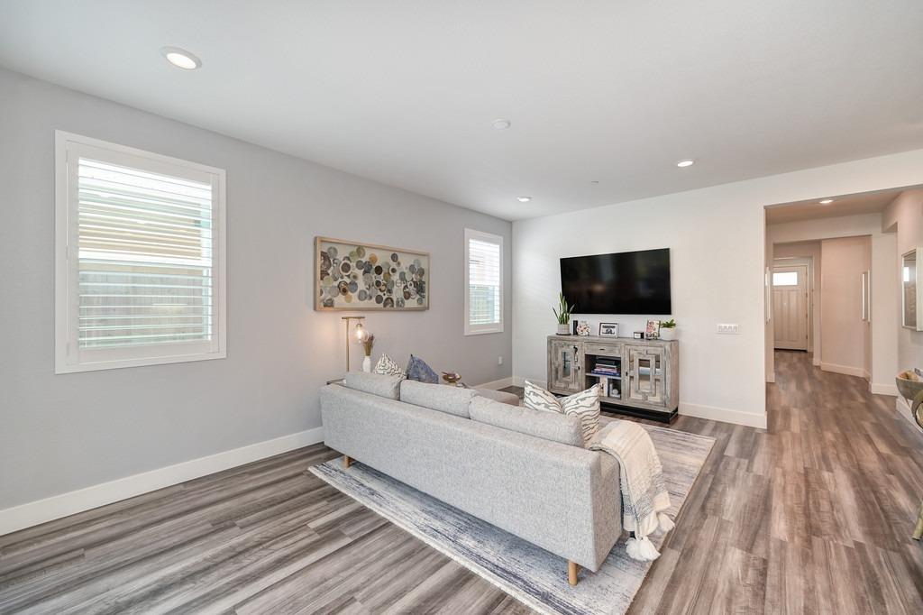 2112 Earthlight Lane