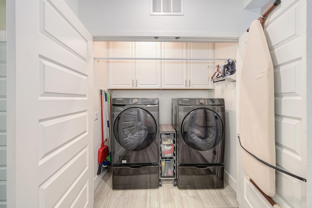 2112 Earthlight Lane