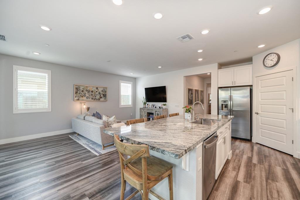 2112 Earthlight Lane