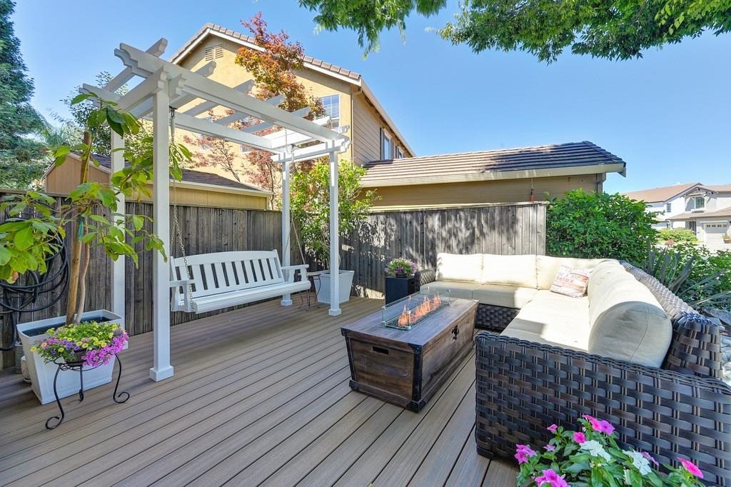 1549 Woodhaven Circle