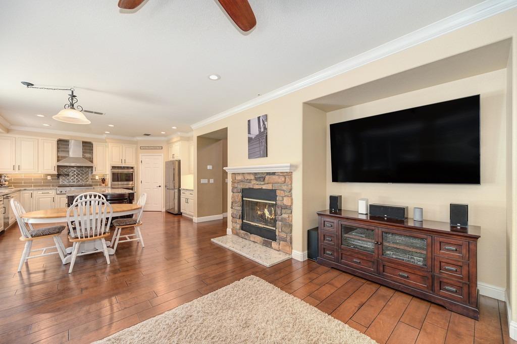 1549 Woodhaven Circle