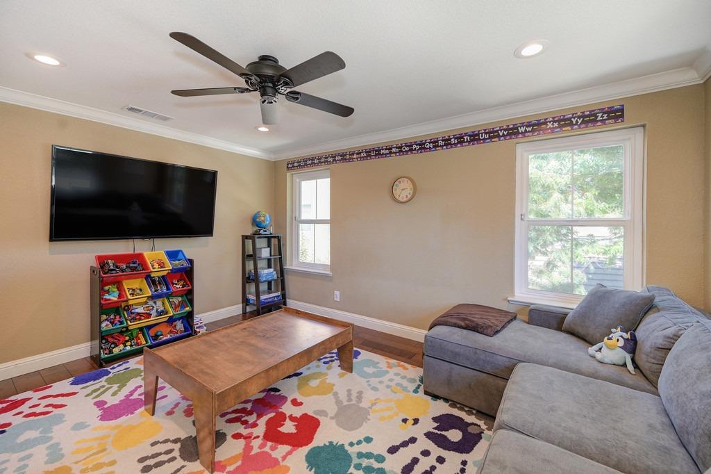 1549 Woodhaven Circle