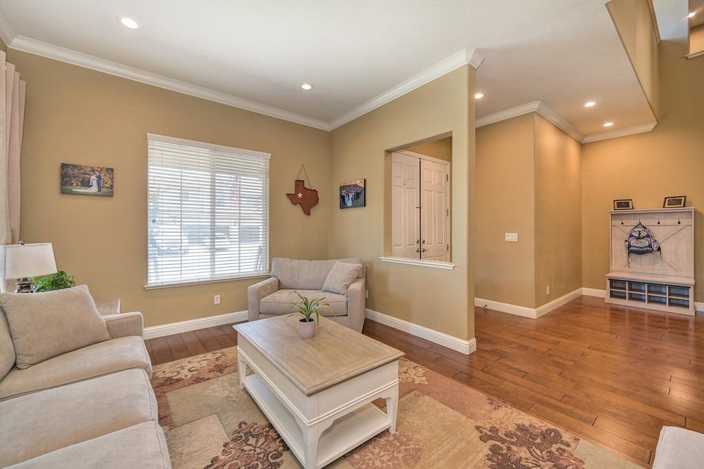 1549 Woodhaven Circle