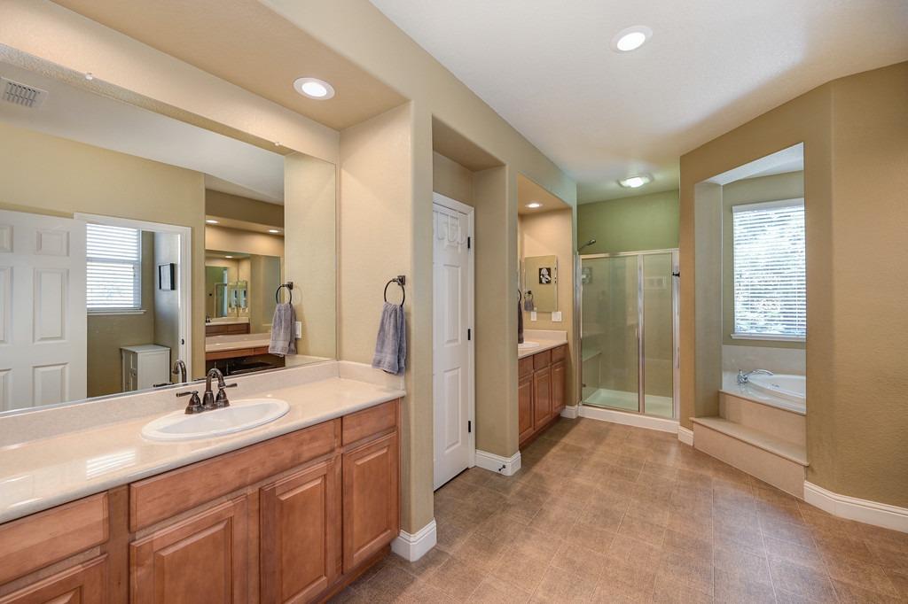 1549 Woodhaven Circle