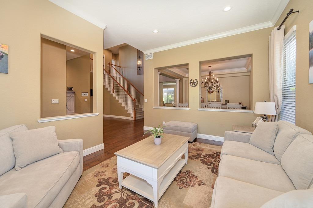 1549 Woodhaven Circle