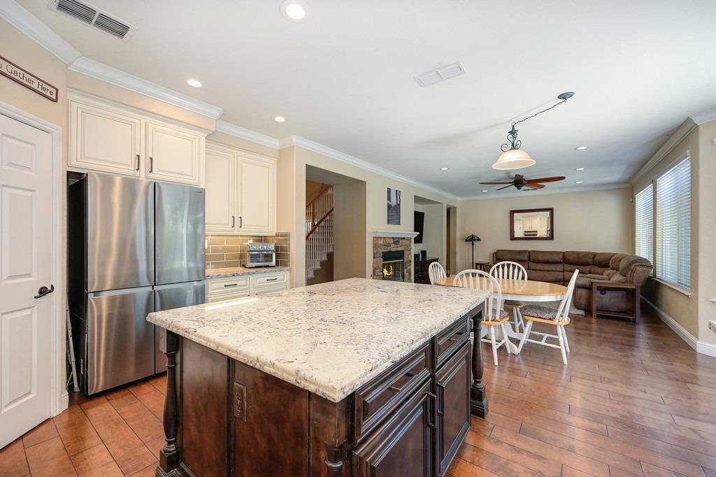 1549 Woodhaven Circle