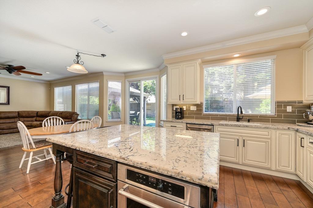 1549 Woodhaven Circle