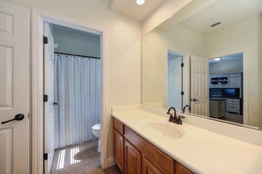 1549 Woodhaven Circle