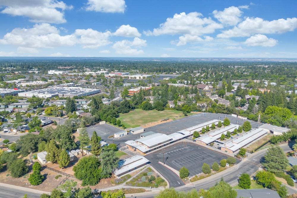 7652 Kensington Drive