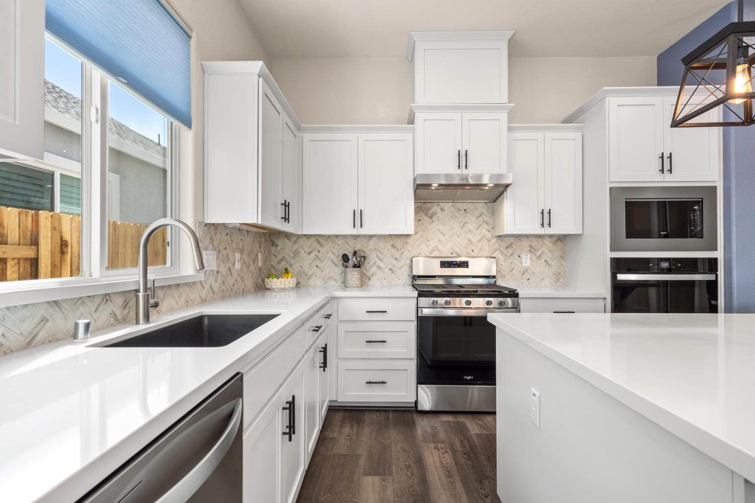 3048 Glacier Bay Way