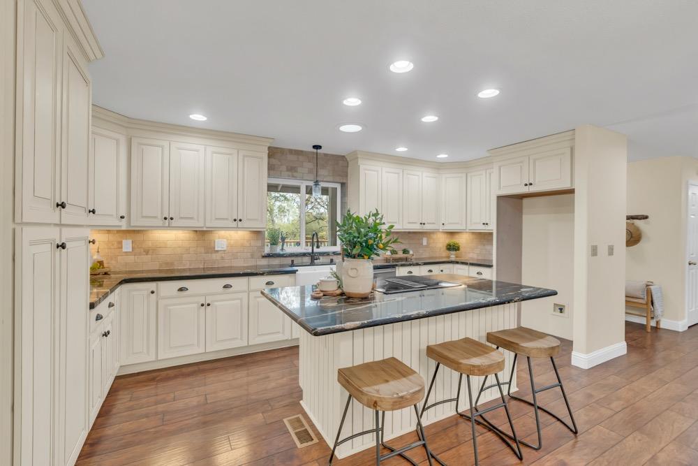 4940 Grandview Court