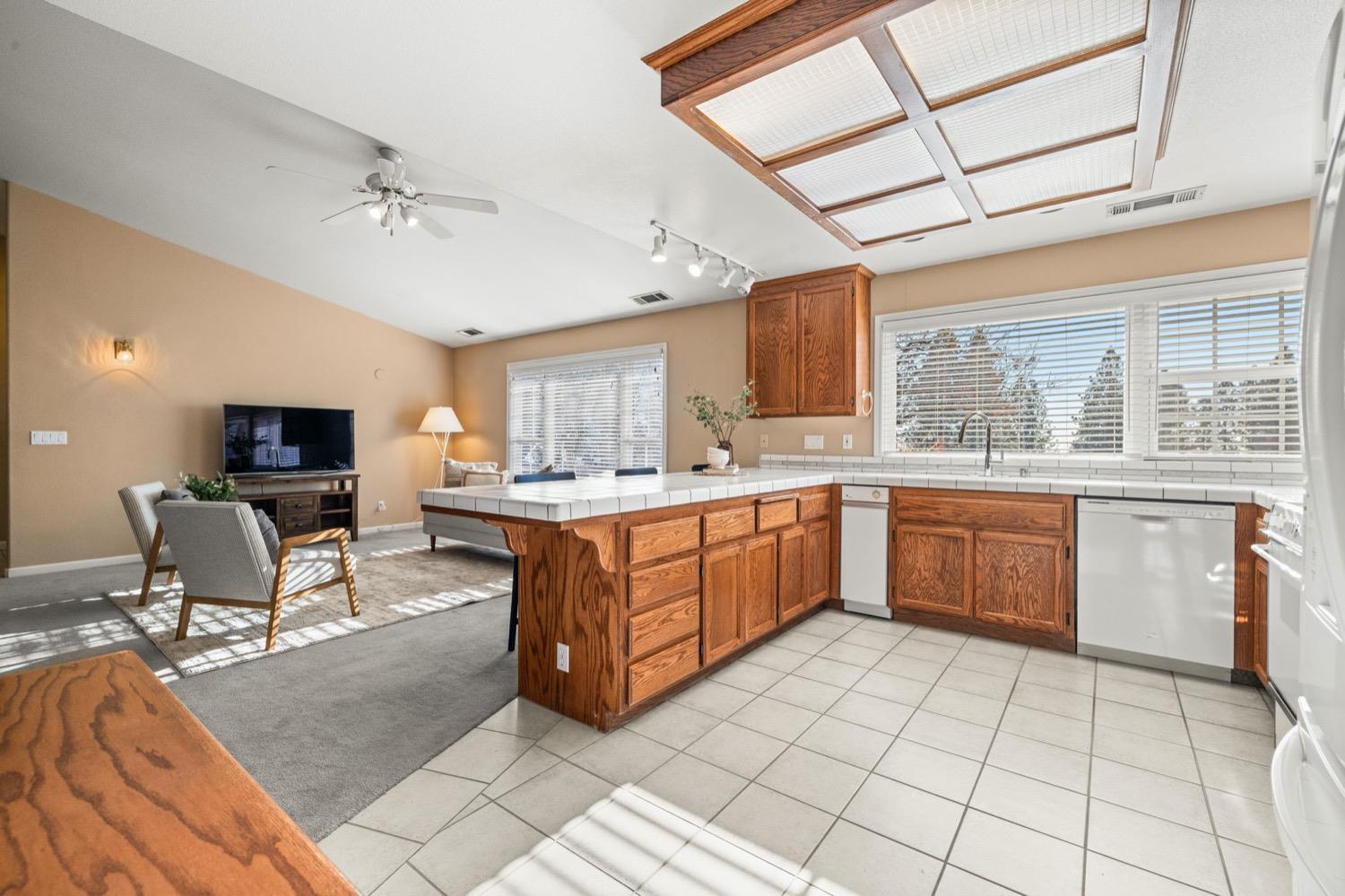 3287 Vista Del Mundo