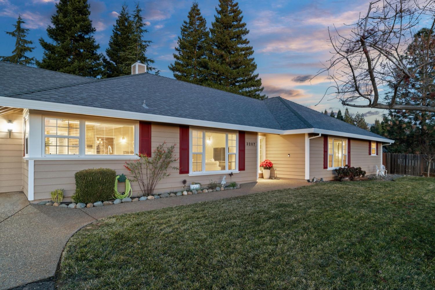 3287 Vista Del Mundo