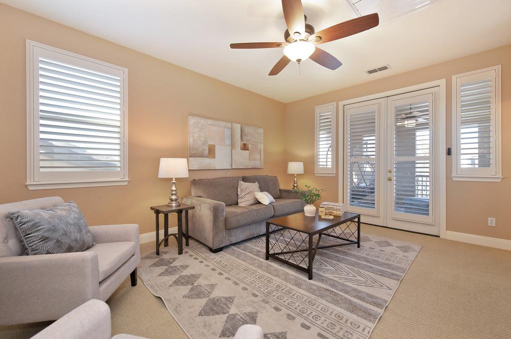 1548 Deer Hollow Way