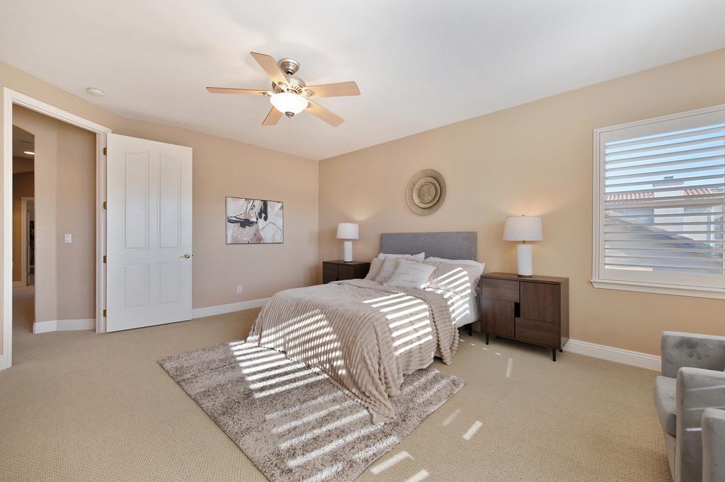 1548 Deer Hollow Way