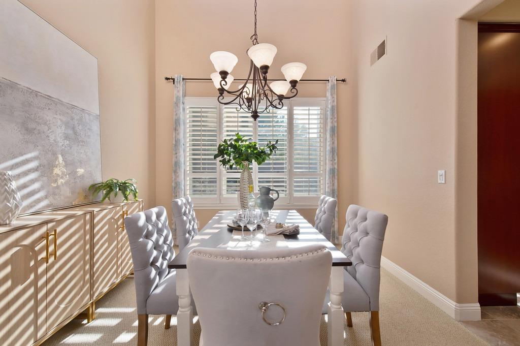 1548 Deer Hollow Way