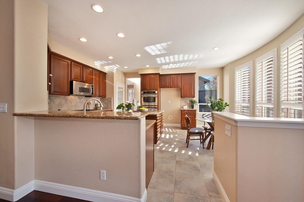 1548 Deer Hollow Way