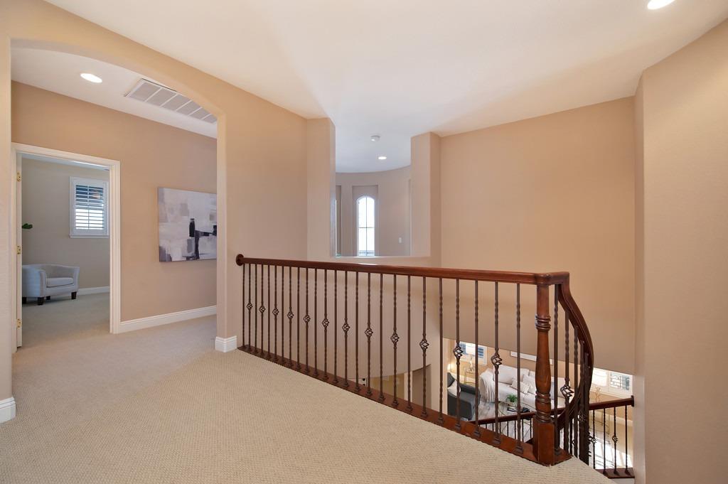 1548 Deer Hollow Way