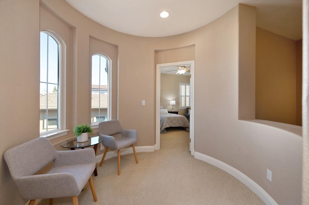 1548 Deer Hollow Way