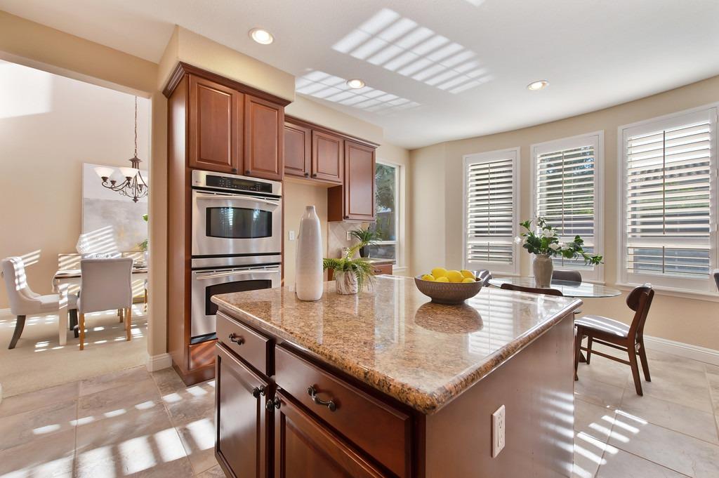 1548 Deer Hollow Way