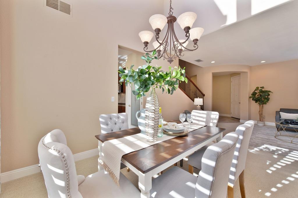 1548 Deer Hollow Way