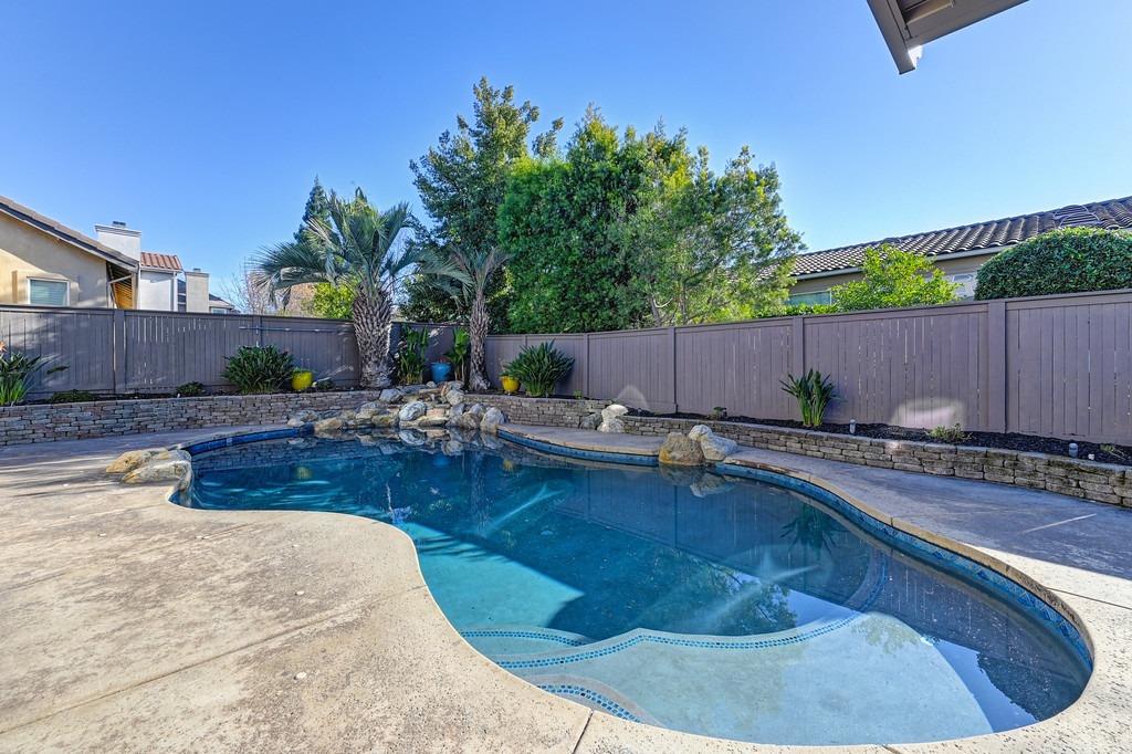 1548 Deer Hollow Way