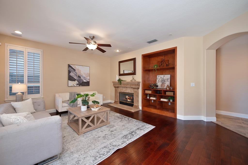 1548 Deer Hollow Way