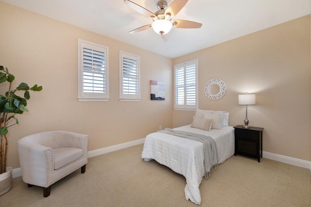 1548 Deer Hollow Way