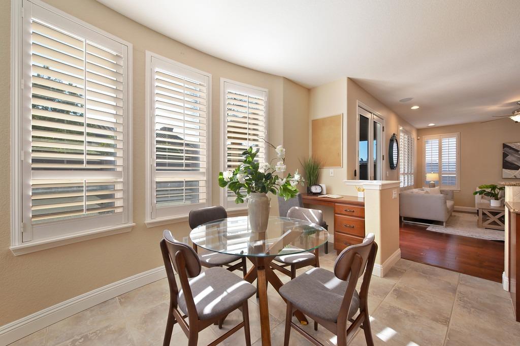 1548 Deer Hollow Way