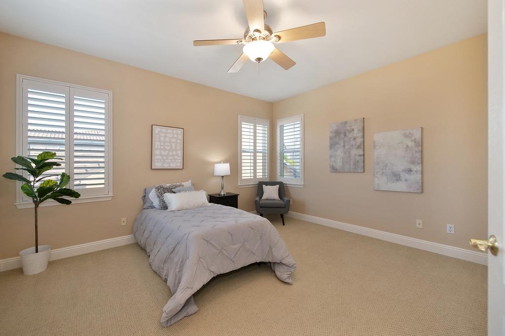 1548 Deer Hollow Way