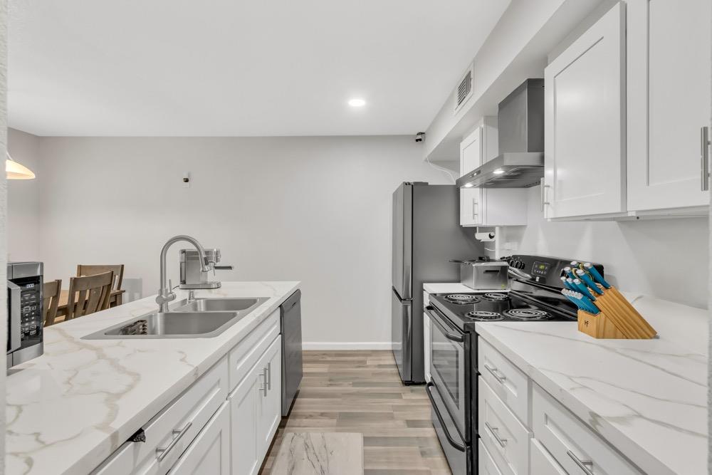 650 Del Verde Circle 8