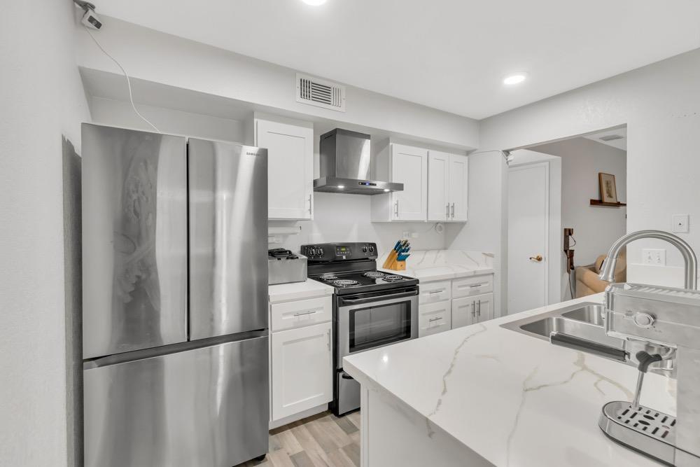 650 Del Verde Circle 8
