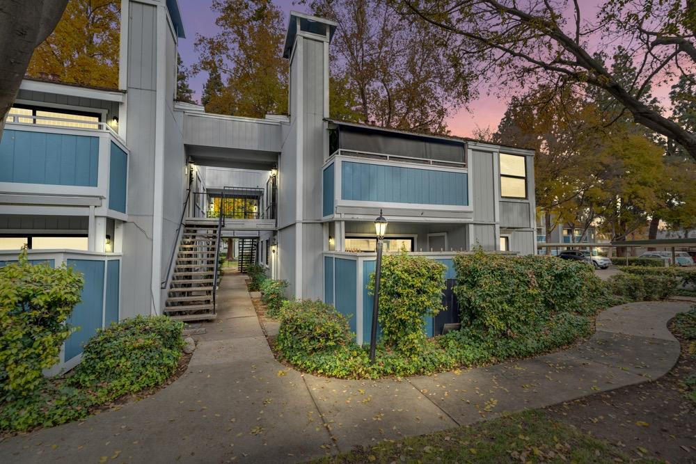 650 Del Verde Circle 8