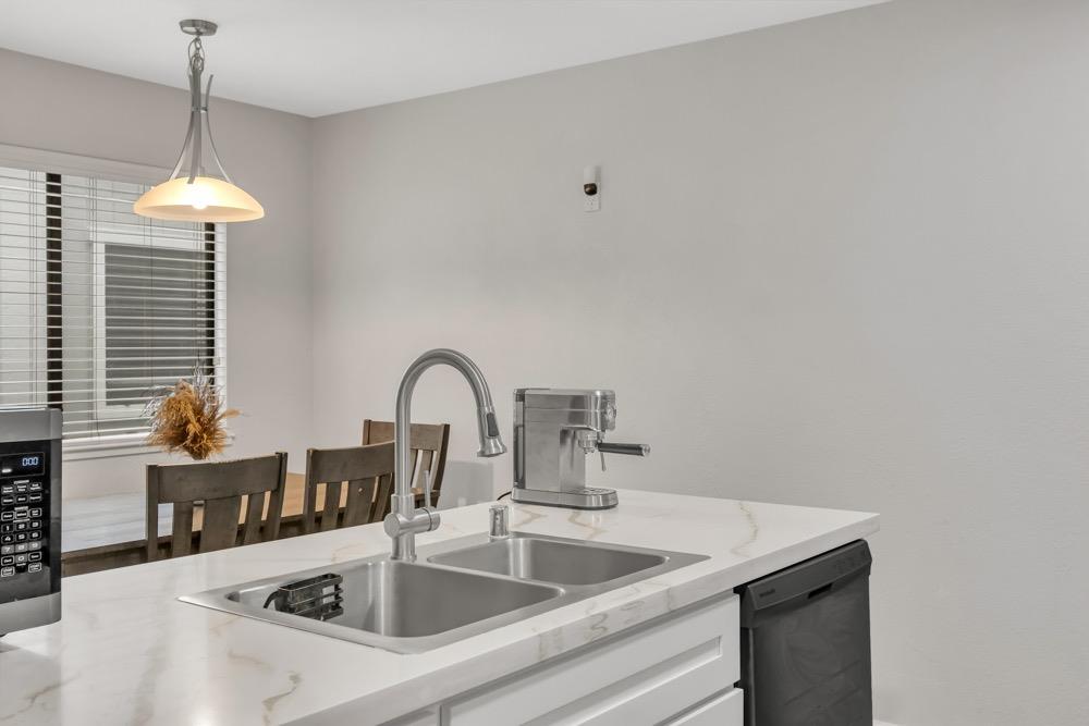 650 Del Verde Circle 8