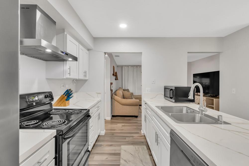 650 Del Verde Circle 8