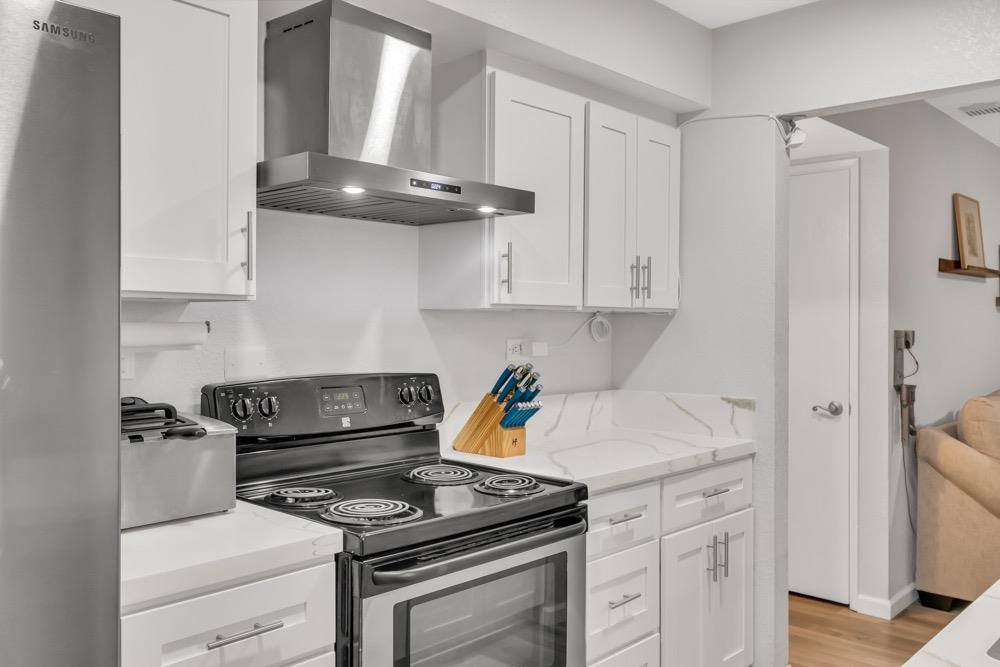 650 Del Verde Circle 8