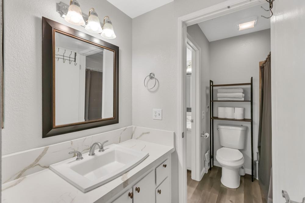 650 Del Verde Circle 8