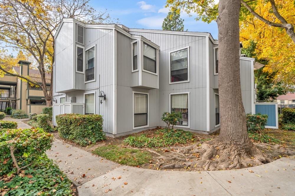 650 Del Verde Circle 8