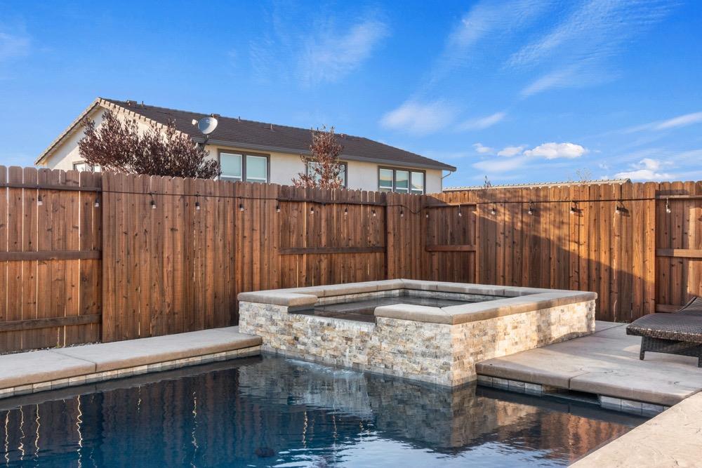 410 Confederation Court