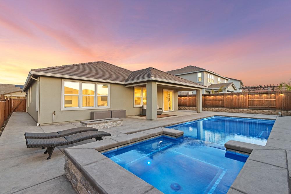 410 Confederation Court