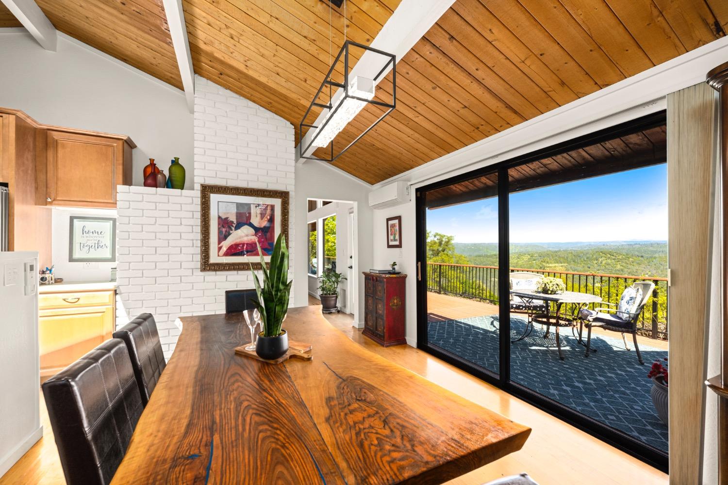 7649 Crystal Boulevard