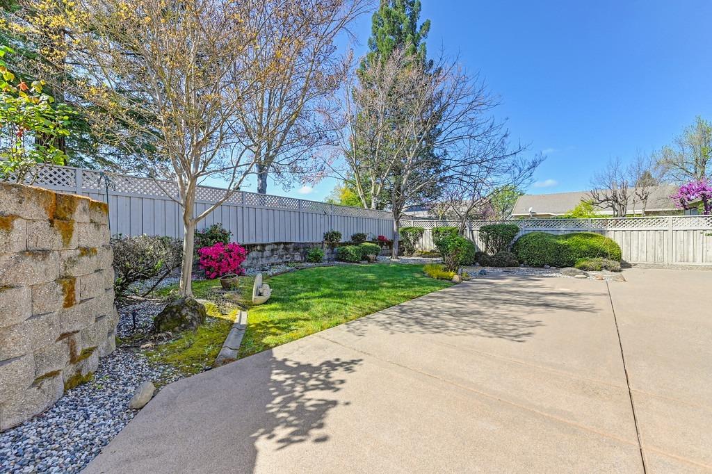 5117 Redbud Grove Lane